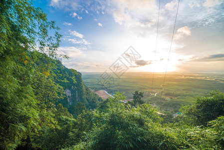 在山风景的日出图片