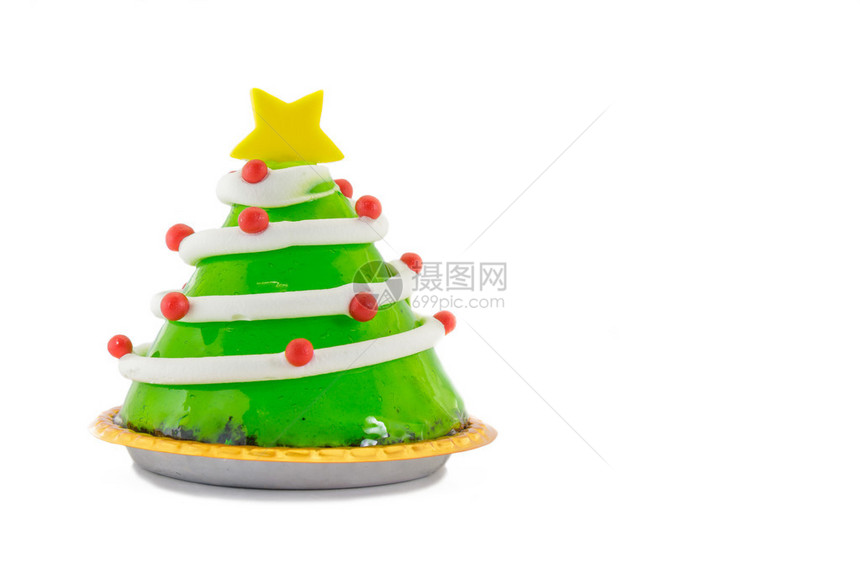 孤立在白色背景上的圣诞树甜点图片