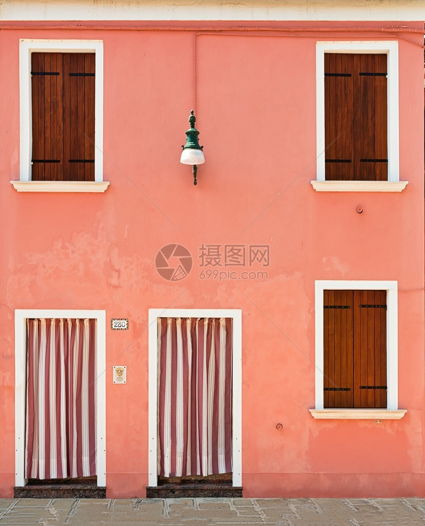 夏季在意大利威尼斯的布拉诺岛被抢走多姿彩的房子图片