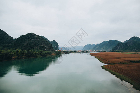 越南PhongNhaKeBang公园的美丽风景图片