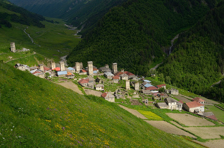 山村夏季风景阿迪希泽莫斯瓦内蒂格鲁图片