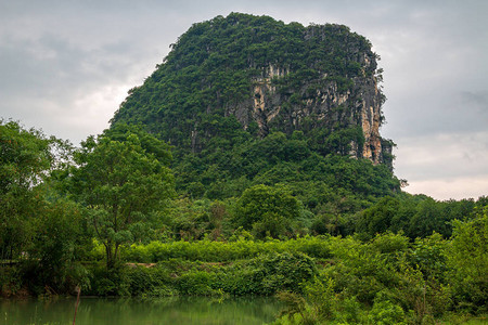 著名的喀斯特山峰风景在长水图片