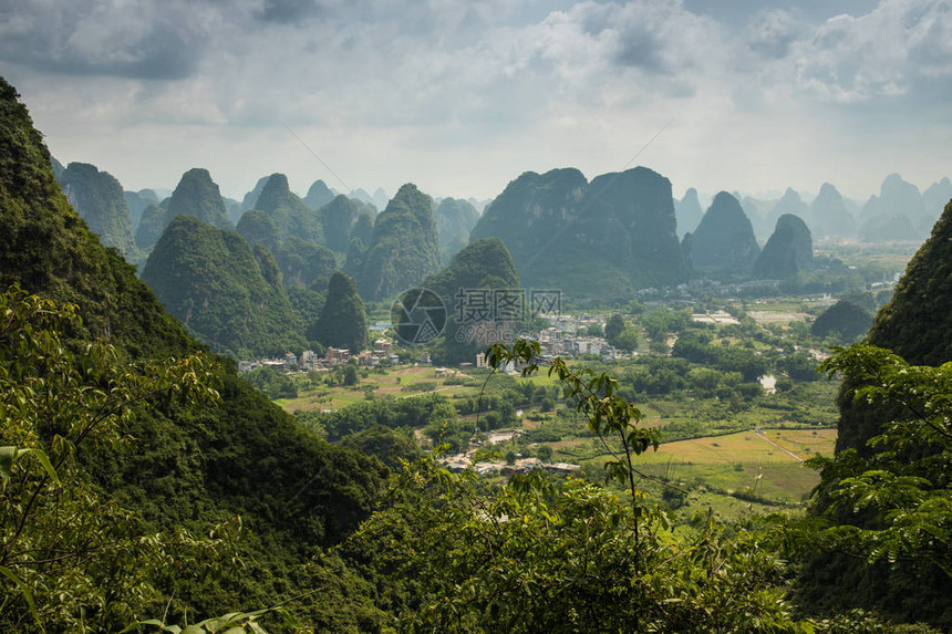 嘉林的景观喀斯特山脉地处广西州图片