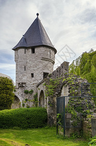 荷兰马斯特里赫特城墙与塔的景色背景