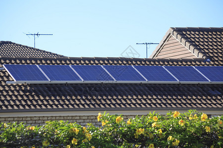 屋顶太阳能电池板图片