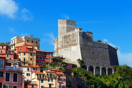 利里西城堡1155年和塔楼房屋意大利拉斯佩西亚利古里亚Lerici图片