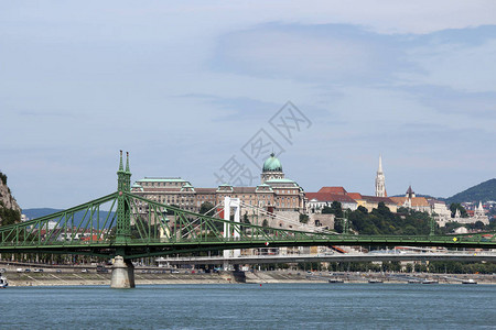多瑙河上自由桥布达图片