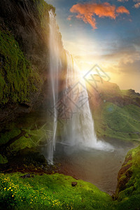 冰岛Seljalandsfos瀑布的美丽和图片