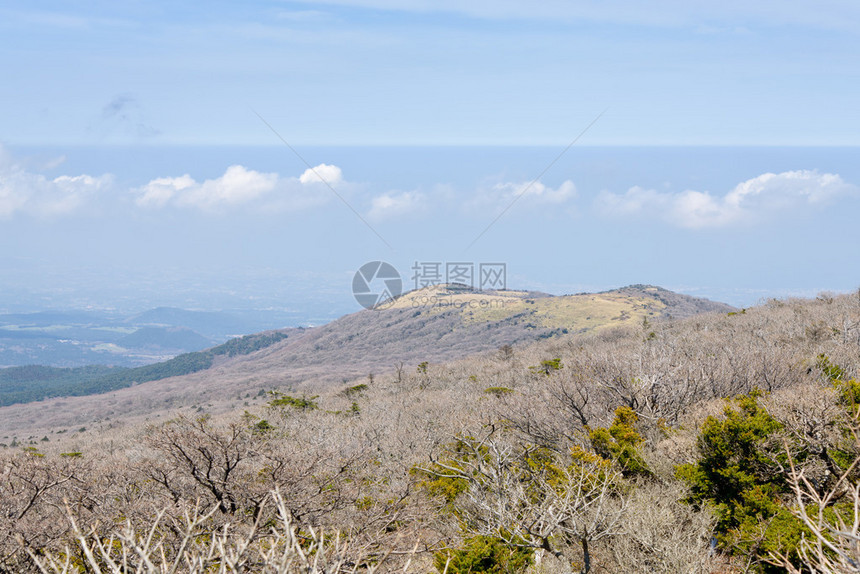 Oream与Oream在YeongsilTrail路向韩国济州岛Hallasan山公园的Baero图片