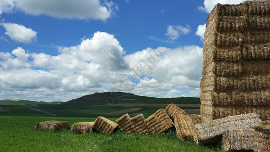 西班牙里奥哈的Haystack圣地图片