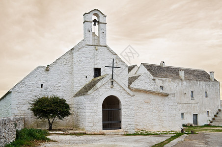 圣玛丽亚巴森托教堂诺图片