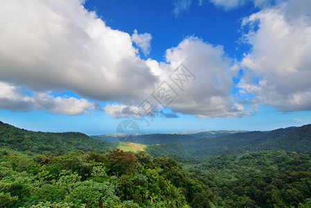 波多黎各圣胡安山上云图片