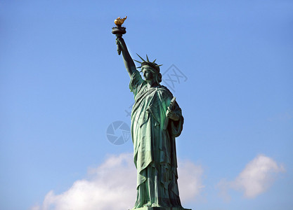纽约市自由岛上的自由女神像在蓝图片