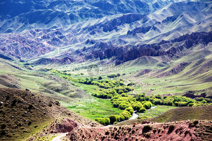Assy高原TienShan山Kazakstan沙图片