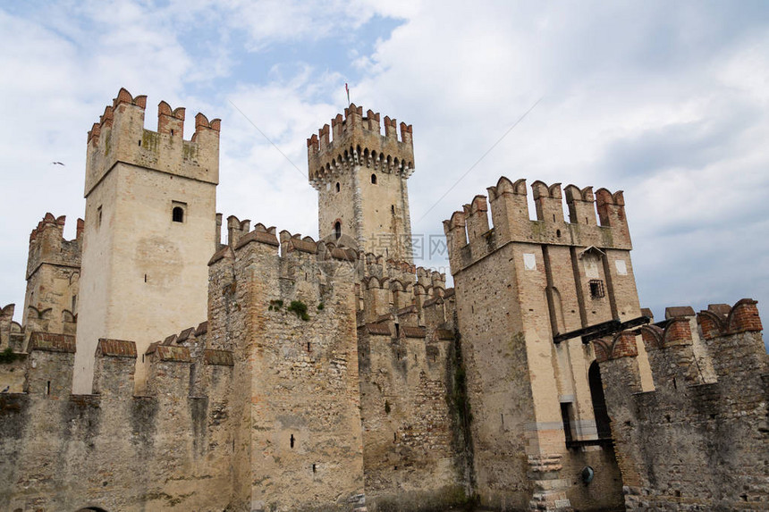 意大利锡米奥内Sirmione斯卡利热城堡中图片
