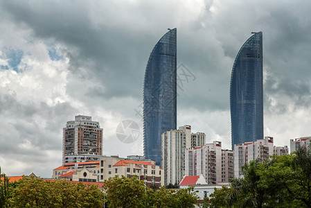 厦门新地标双子塔世贸海峡大厦背景图片