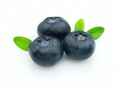 成熟的新鲜蓝莓与叶子图片