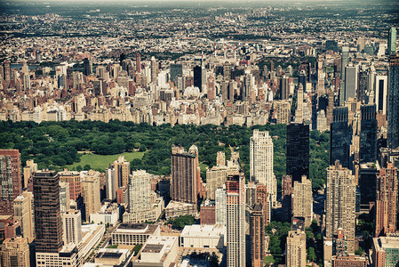 中央公园南区和纽约市天梯大桥周围的全景直升图片