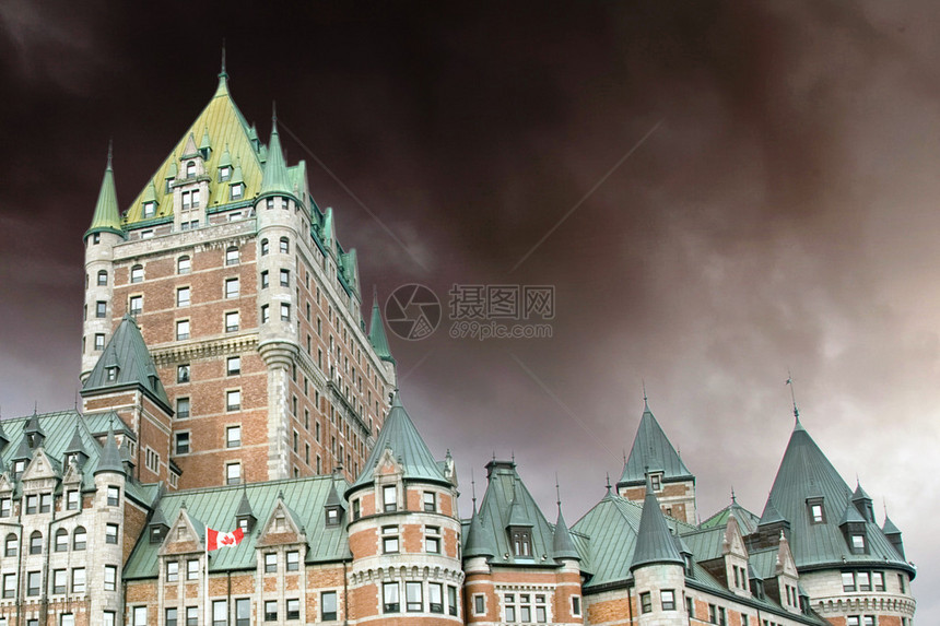 老魁北克和加拿大魁北克弗龙特纳克城堡的景色1980年被指定为加拿大图片