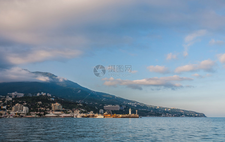 夏季观光海岸温暖的海洋和美丽的自然图片