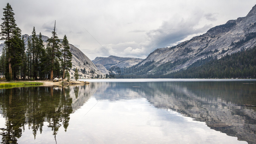 美国加利福尼亚州蒂奥加湖Yosemi图片