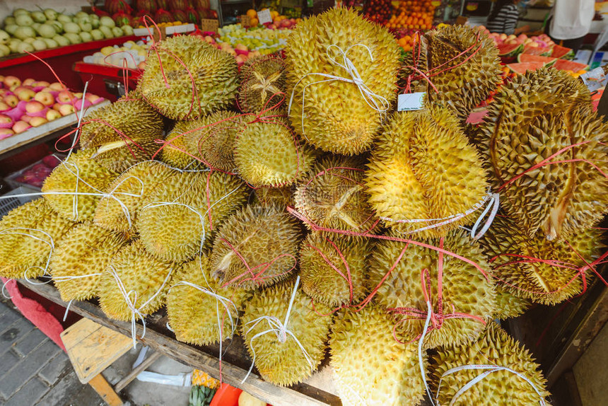 市场上的Durian水果图片