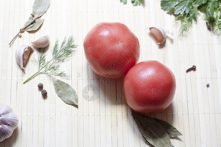 西红柿香草和香料图片