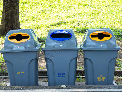 用于废物分类的灰色垃圾桶位于Bangkokthailan图片