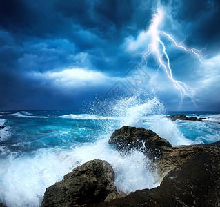 海洋风暴普拉亚斯高清图片