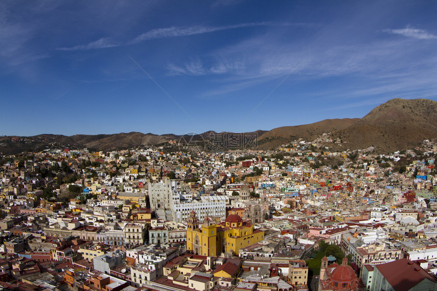 墨西哥瓜纳华托市美丽的天际线图片