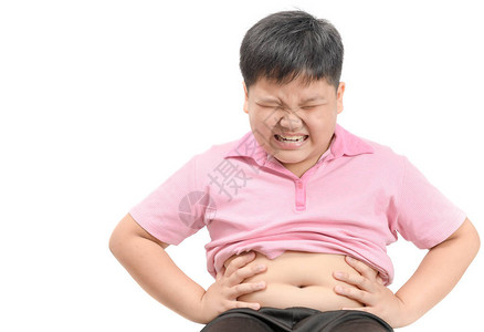 患有胃痛的亚洲胖子被孤立在白背包上图片