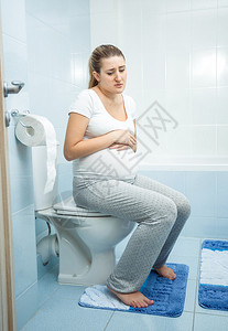 怀孕年青生病的年轻孕妇图片