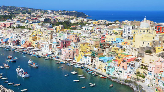 意大利那不勒斯湾普罗西达岛的有色渔图片