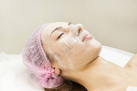 美容院的按摩和面部护理流程图片