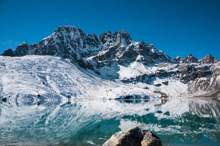 尼泊尔萨加玛塔区2014年11月2014年11月雪山和湖泊的图片