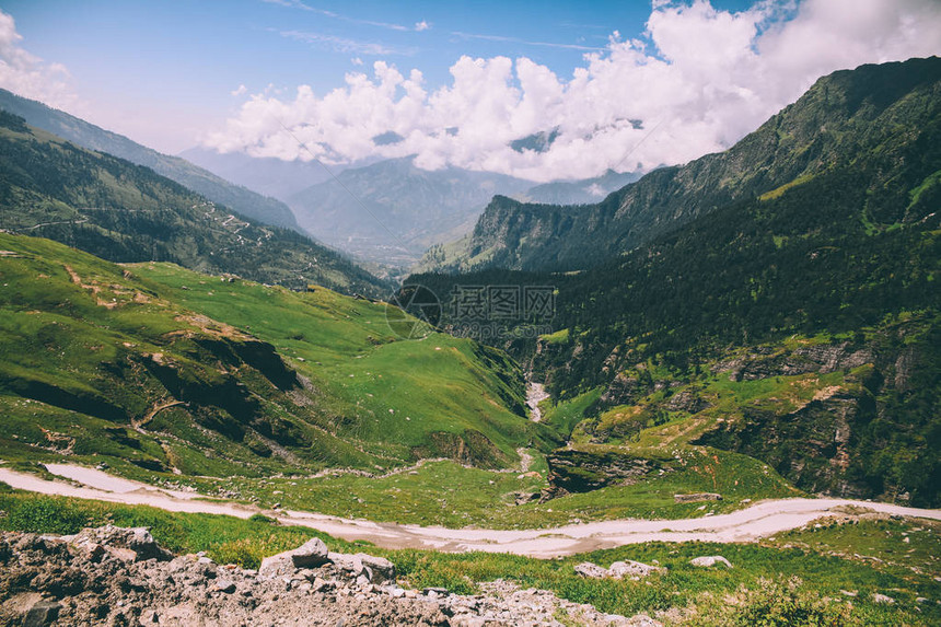 罗坦山口印度喜马拉雅山的谷和小径美丽的图片