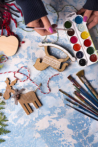 手工木马为圣诞节装饰制作玩具图片