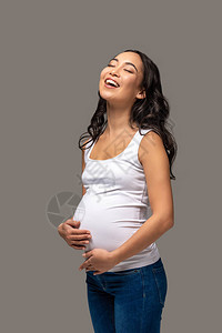 快乐的亚洲孕妇图片