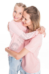 幸福的女儿和母亲拥抱着图片