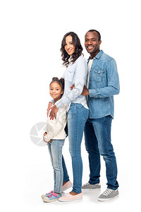 欢乐的非洲美家庭站在一起图片