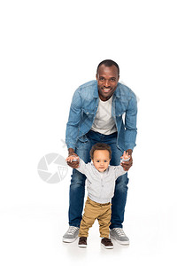 整个非洲快乐的美国父亲和儿子图片
