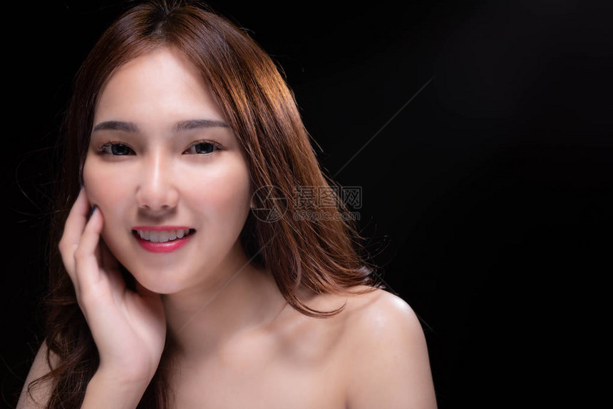 肖像迷人美丽的女人有魅力的漂亮女孩有漂亮或光滑的皮肤和漂亮的脸蛋华丽的亚洲女人身体健康魅力女人对微笑的脸感到满图片