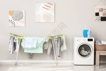现代家庭洗衣房内部图片
