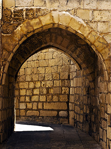 马耳他戈佐城堡阿拉贡时期被高度侵蚀的石灰图片