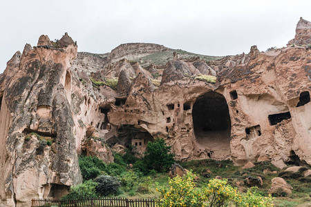 著名的山羊角火鸡中的巨石洞穴图片