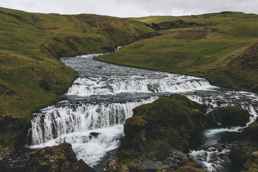 风景与美丽的斯科加河流经冰岛高地图片