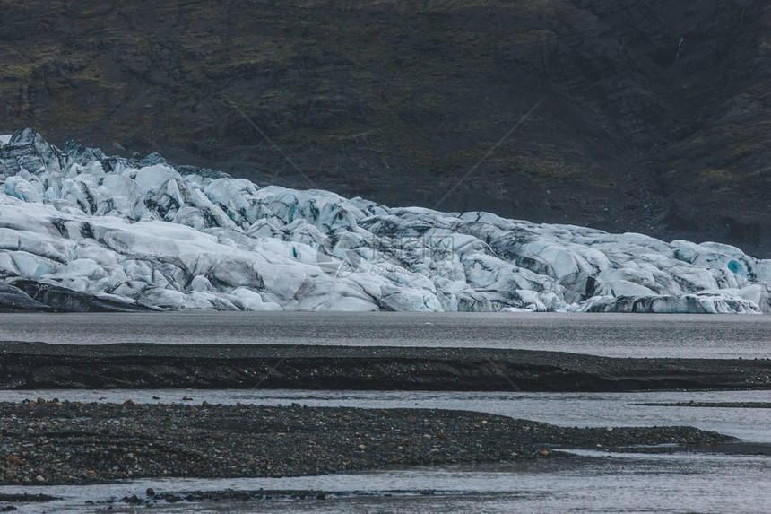 冰岛白天的冰川斯卡夫塔法菲勒斯杰库尔图片