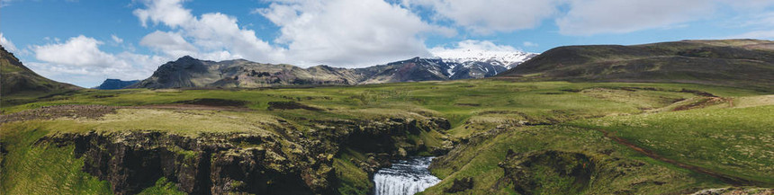 美丽的斯科加河通过冰岛高地流经冰岛高图片