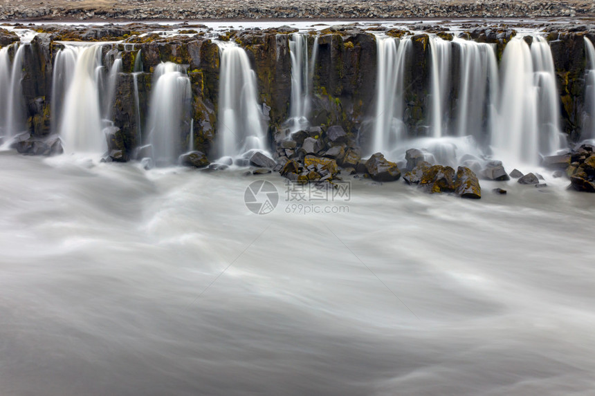 冰岛塞尔福斯瀑布的一部分图片