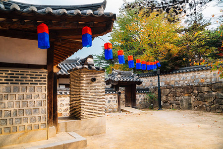 韩国首尔秋天的韩国传统房屋图片